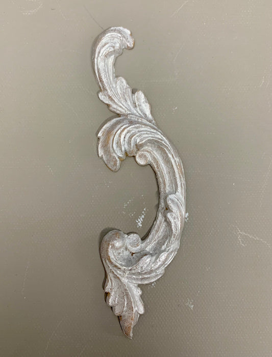 SC46 - Medium Leaf Scroll