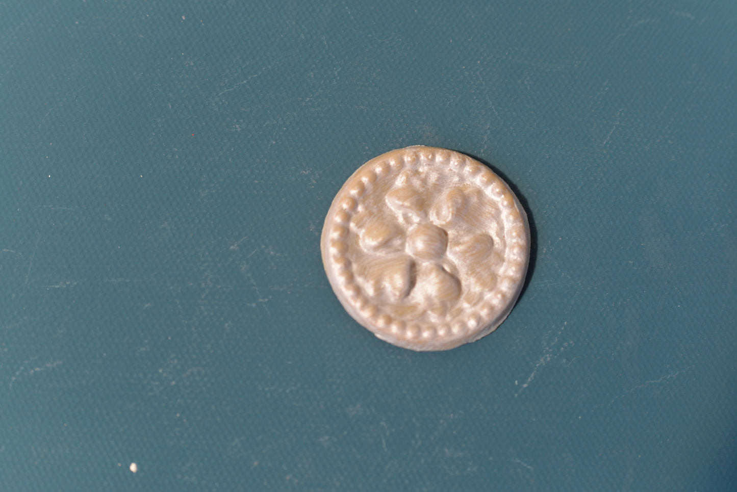 R72 - Round Flower