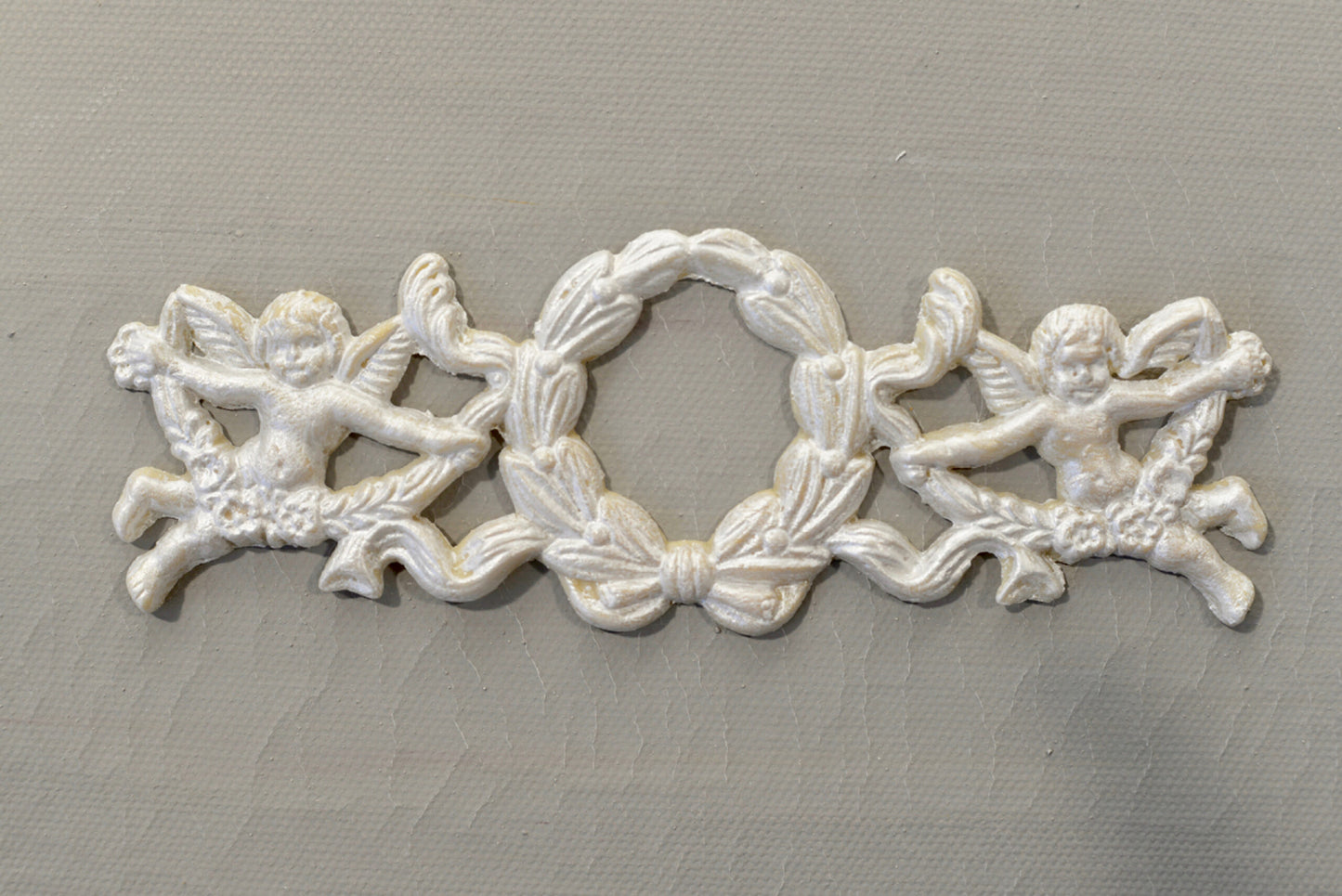 P12 - Cherub and Wreath Pediment