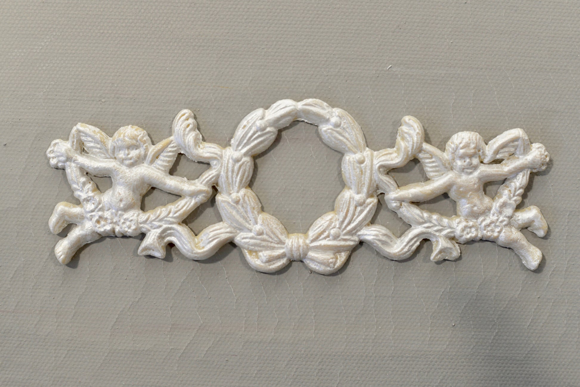 P12 - Cherub and Wreath Pediment