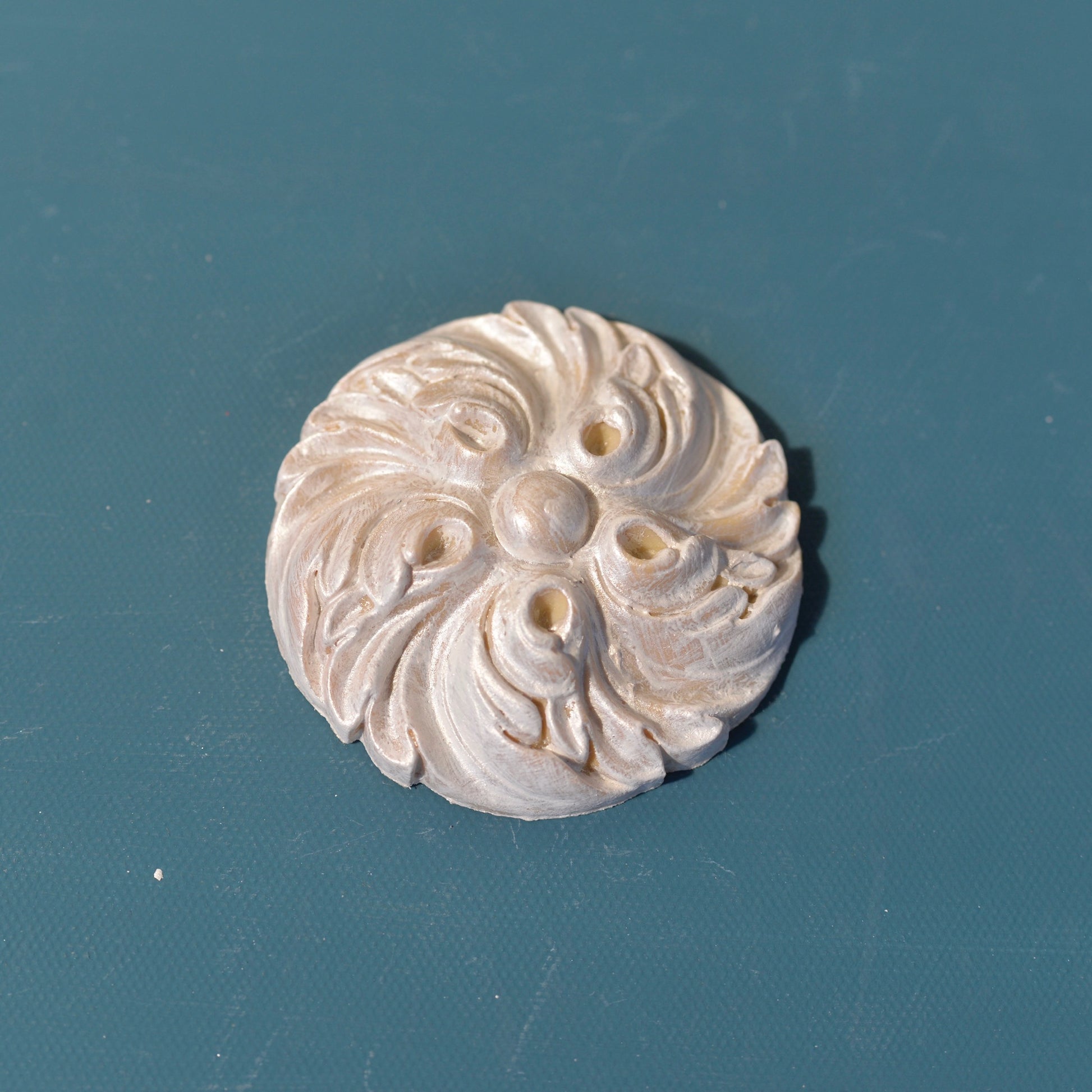 R10 - Neoclassical Rosette