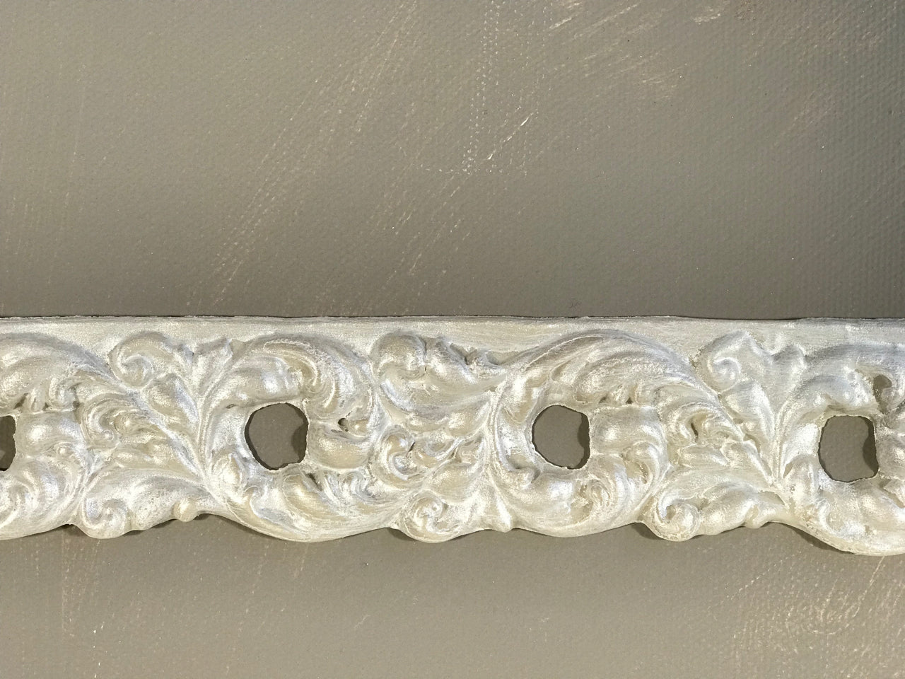 T26 - Chunky French Floral Trim