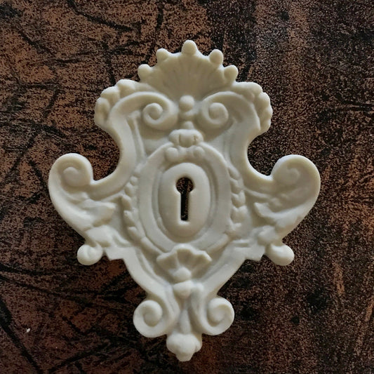 E5 - Large Victorian Escutcheon