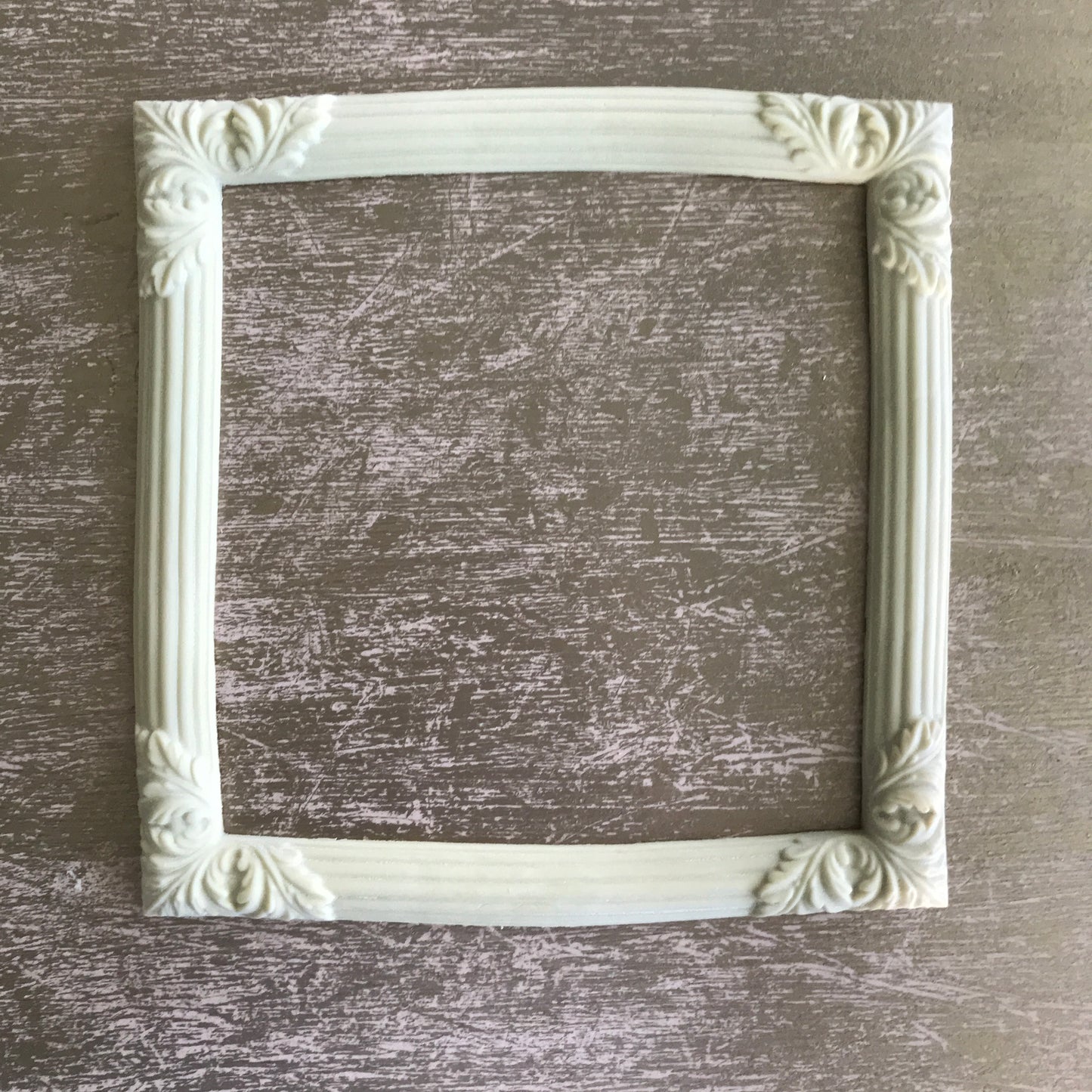 F24 - Square Art Deco Frame